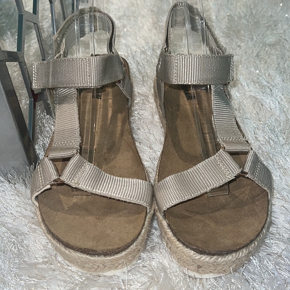 Cushionaire Women’s Summer Sandals, Velcro Strap, Size 10, NWT - Picture 11 of 16